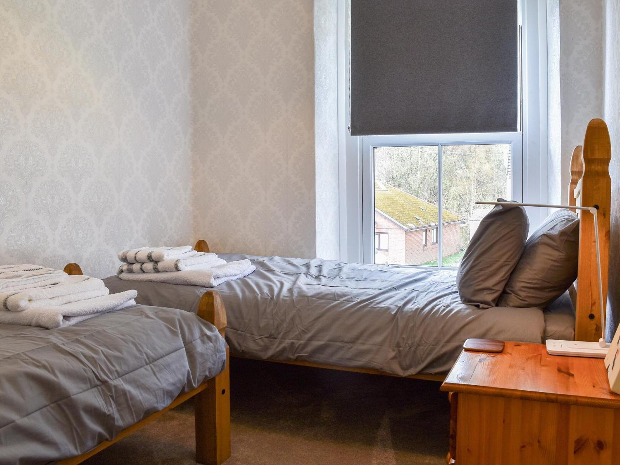 Cwmcarn Cottage Crosskeys Экстерьер фото